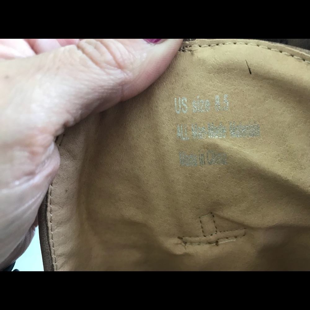 Tan size 8.5 heeled boots. NWOT - Picture 3 of 5